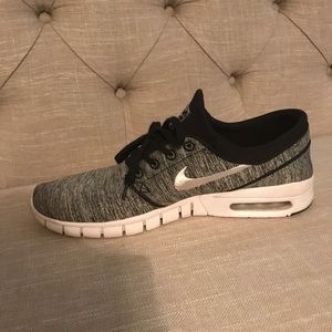 Men’s Nike shoes